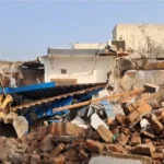 गुरुग्राम में अवैध निर्माण का ध्वस्तीकरण: 10 नंबरी अपराधी की गतिविधियों पर कार्रवाई