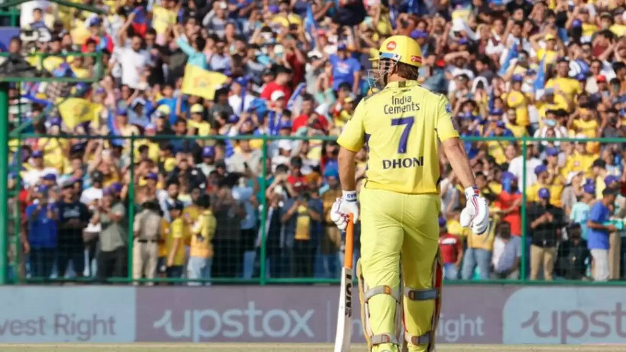 महेंद्र सिंह धोनी का आईपीएल में अगला सीजन खेलने का ऐलान