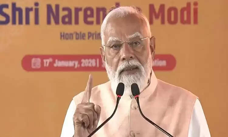 प्रधानमंत्री मोदी ने वंदे भारत स्लीपर ट्रेन का उद्घाटन किया