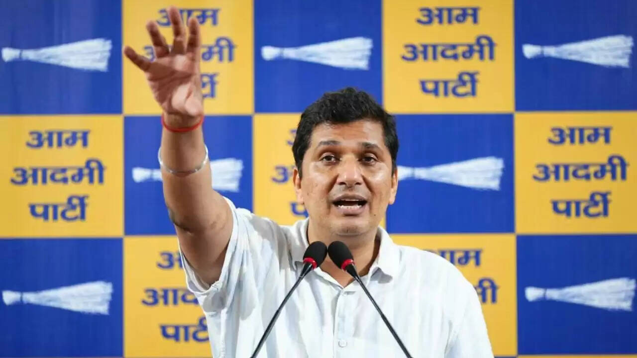 दिल्ली में भाजपा सरकार के खिलाफ जनता का गुस्सा बढ़ता जा रहा है
