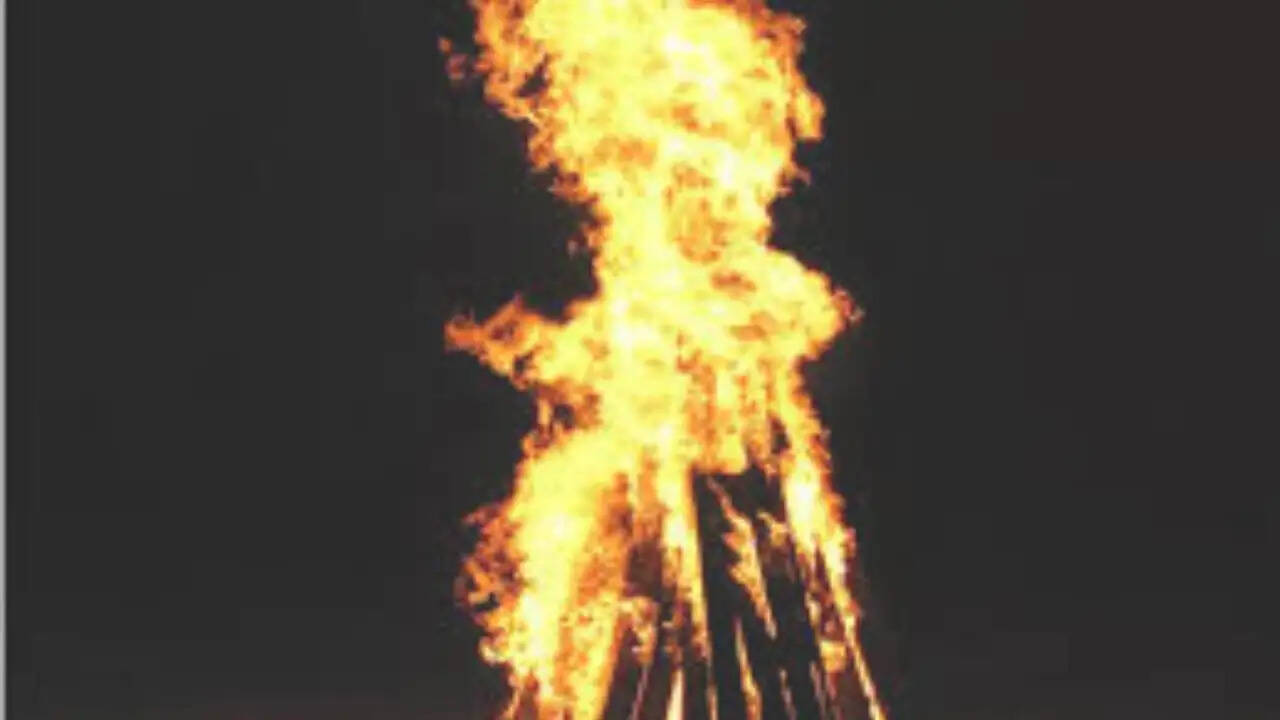 बरसी गांव की अनोखी होली: होलिका दहन से दूर, शिव की भक्ति में लीन