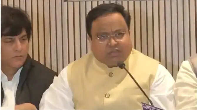 डॉ. सस्मित पात्रा ने बीजेडी के राज्यसभा नेता पद से दिया इस्तीफा