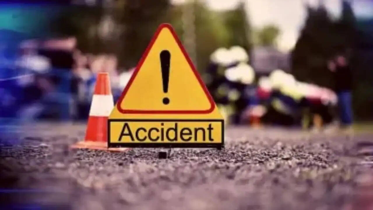 ओडिशा में पर्यटक बस दुर्घटना: पांच की मौत, 20 से अधिक घायल