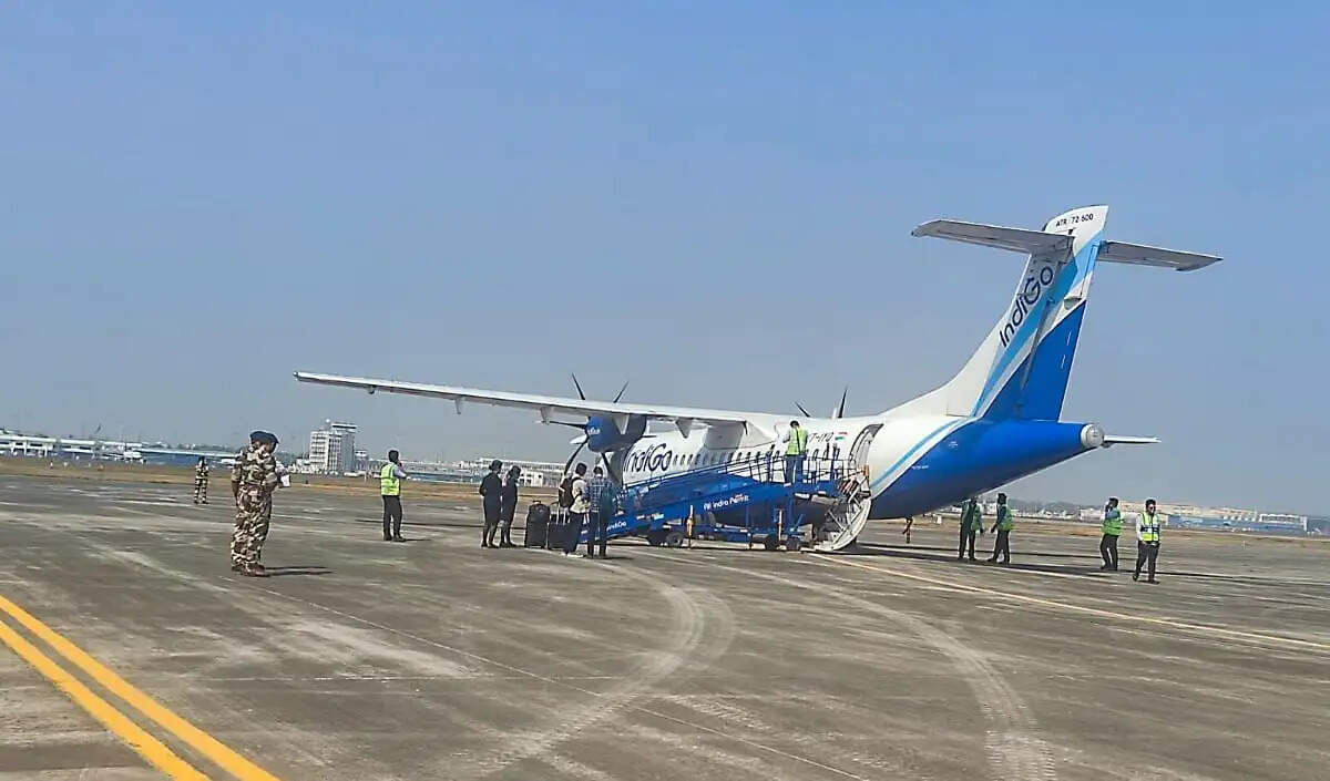 एयरलाइंस ने घरेलू उड़ानों में कटौती की, ईंधन की कीमतों और यात्रा मांग में कमी के कारण