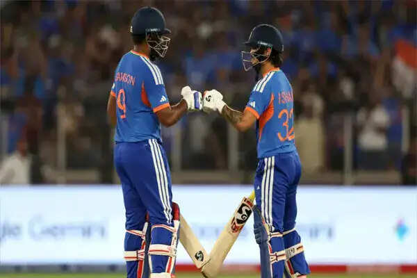 भारत ने टी20 वर्ल्ड कप 2026 फाइनल में न्यूजीलैंड के खिलाफ 256 रनों का लक्ष्य रखा