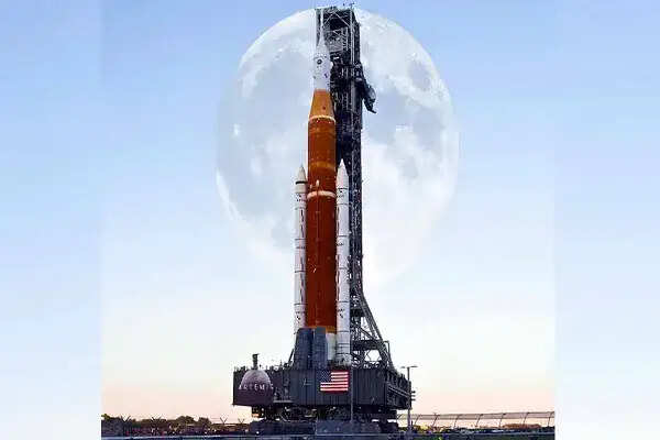 नासा का आर्टेमिस-II मिशन: चांद की ओर मानव यात्रा की नई शुरुआत