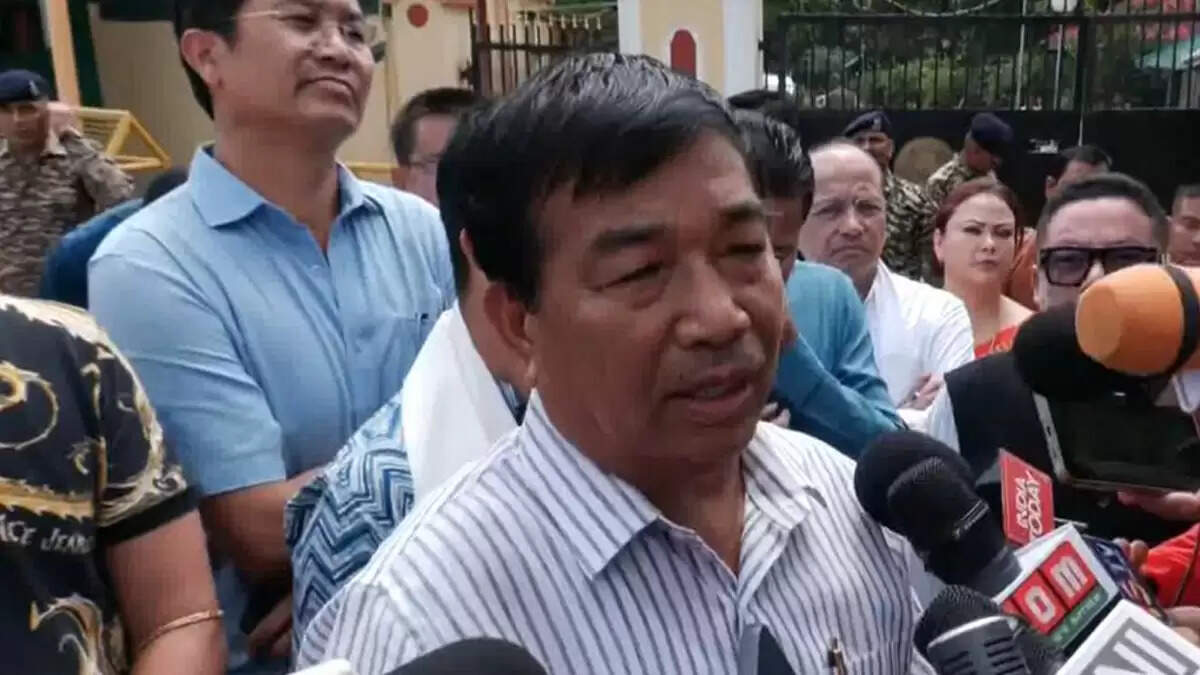मणिपुर में कानन सिंह की गिरफ्तारी के बाद भड़की हिंसा