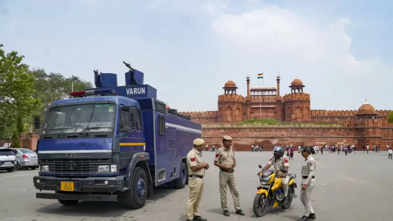 दिल्ली के लाल किले में सुरक्षा अलर्ट: स्वतंत्रता दिवस से पहले मिले संदिग्ध सामान