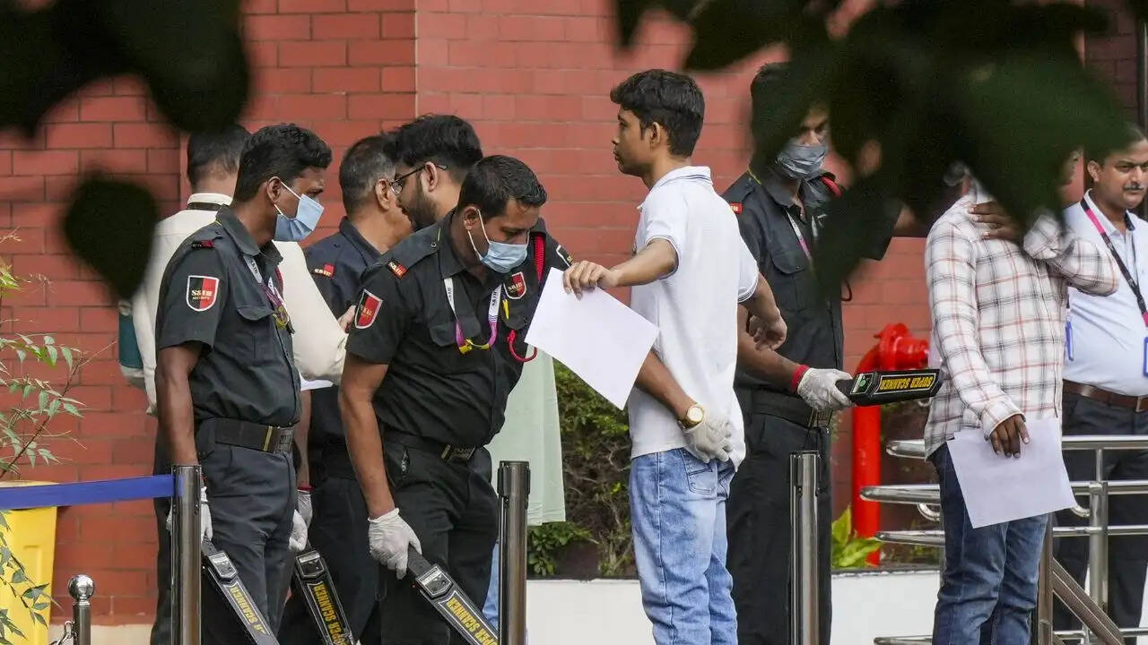 NEET-UG 2026 परीक्षा के बाद छात्रों की आत्महत्या की घटनाएं बढ़ीं