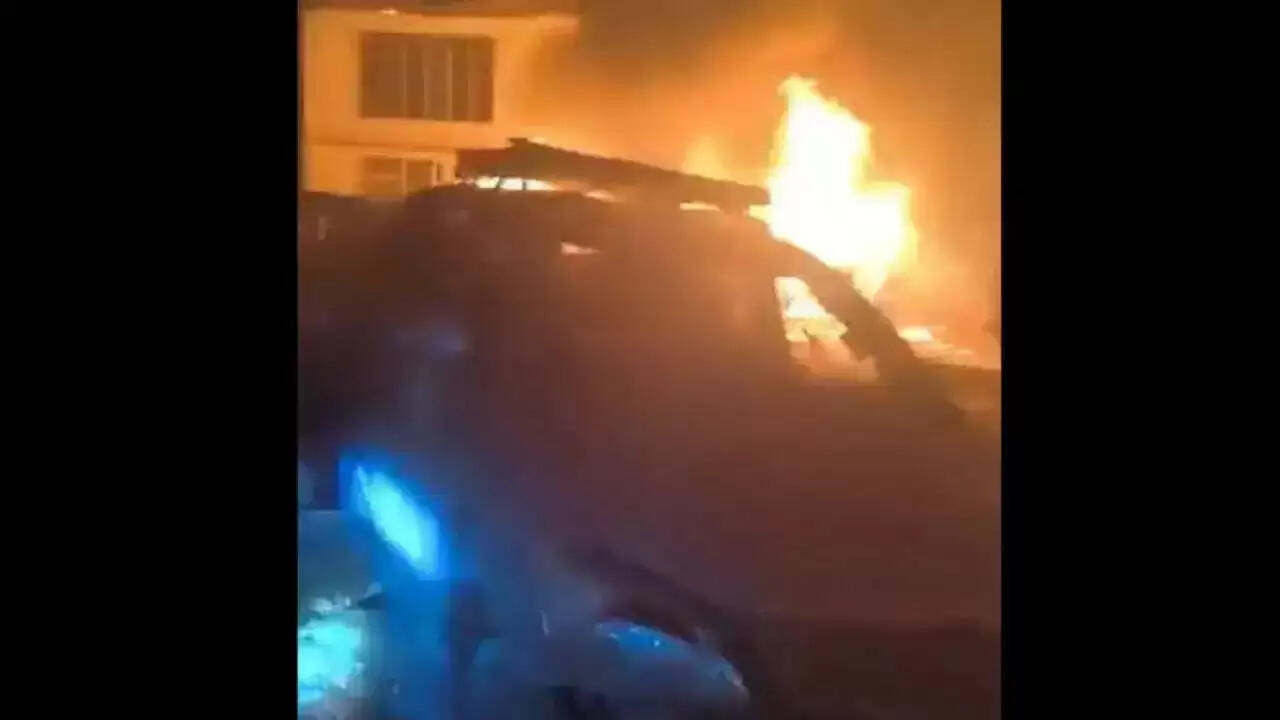 नौगाम पुलिस स्टेशन में धमाका: क्या है व्हाइट कॉलर टेरर मॉड्यूल का कनेक्शन?