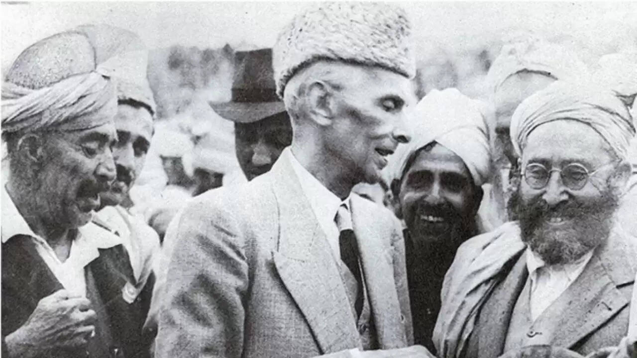 पाकिस्तान की स्वतंत्रता: जिन्ना का ऐतिहासिक भाषण और जश्न का माहौल
