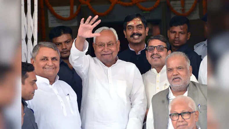 नीतीश कुमार ने राज्यसभा चुनाव के लिए विधानसभा में दाखिल किया नामांकन