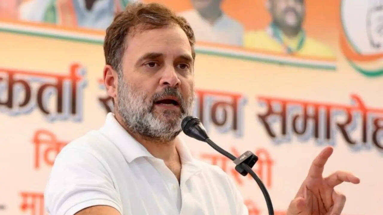 राहुल गांधी ने नीट पेपर लीक पर केंद्र सरकार को घेरा