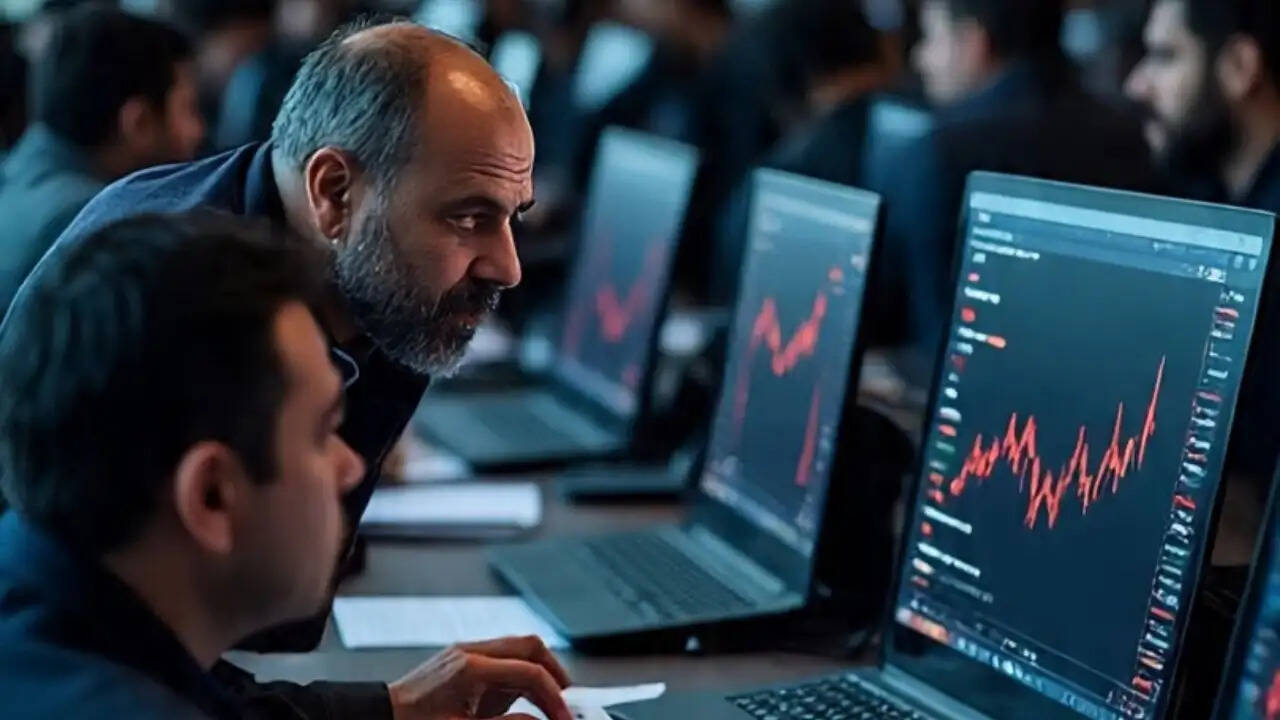 RBI के फैसले से पेटीएम के शेयरों में भारी गिरावट: जानें क्या है कारण?