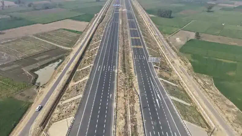 गंगा एक्सप्रेसवे का उद्घाटन: मेरठ से प्रयागराज की यात्रा अब केवल 6 घंटे में