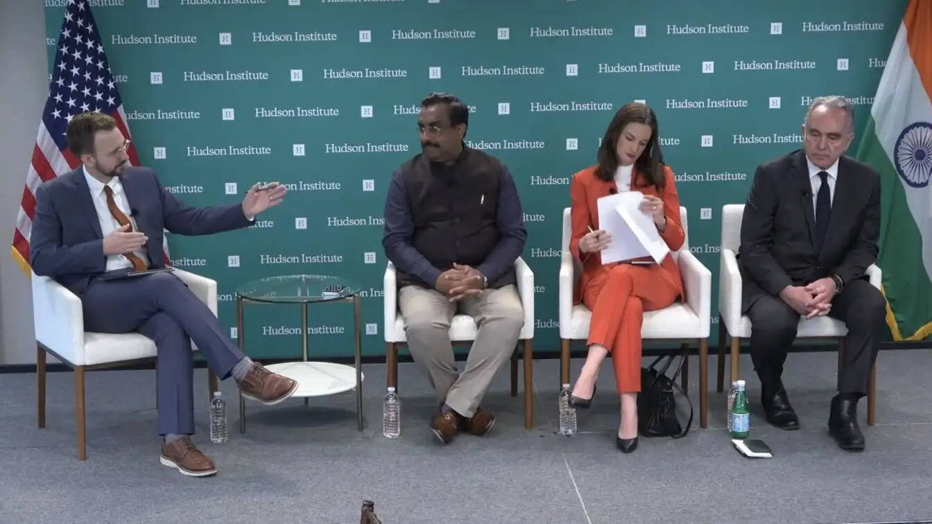 राहुल गांधी का आरएसएस पर नया हमला, राम माधव के बयान को लेकर उठाए सवाल