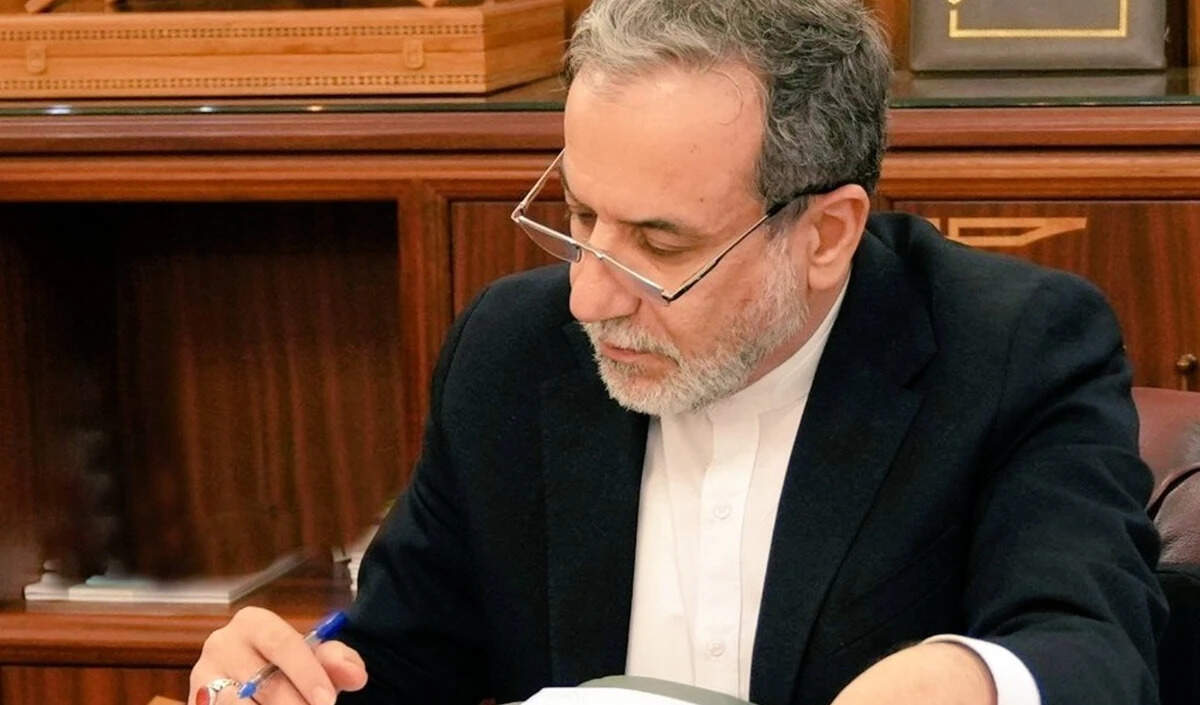 ईरान के विदेश मंत्री की ट्रंप को चेतावनी: सेना तैयार है