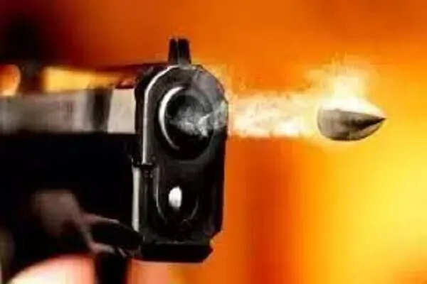 पंजाब में पुलिस और गैंगस्टरों के बीच मुठभेड़, इलाके में फैली दहशत
