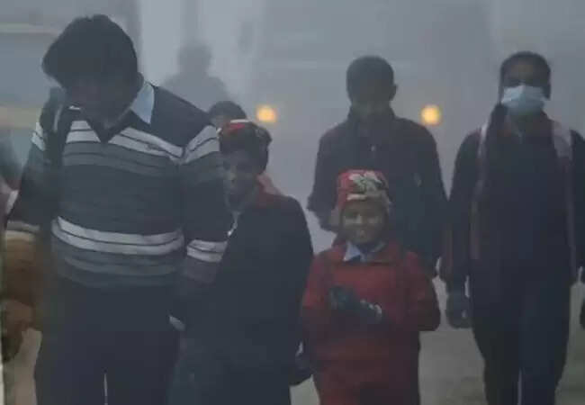 कानपुर में ठंड के चलते स्कूलों में दो दिन की छुट्टी की घोषणा