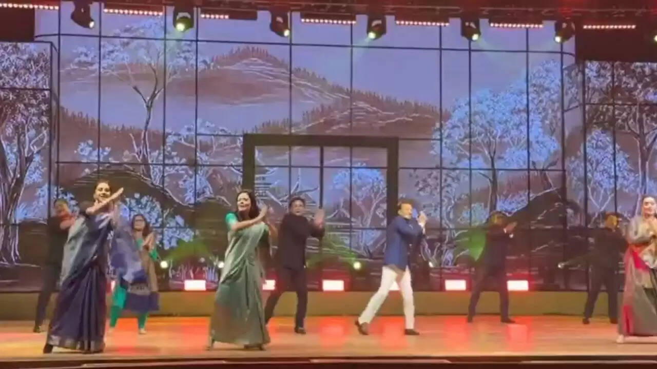 कंगना रनौत, महुआ मोइत्रा और सुप्रिया सुले का अनोखा डांस: जिंदल परिवार की शादी में दिखा राजनीतिक सौहार्द