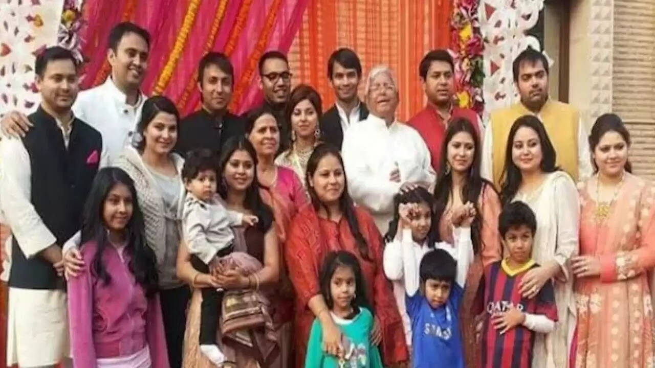 लालू यादव के परिवार की राजनीतिक भूमिका और विवाद