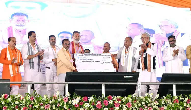 महोबा में 88 विकास परियोजनाओं का उद्घाटन, सीएम योगी ने किया शिलान्यास