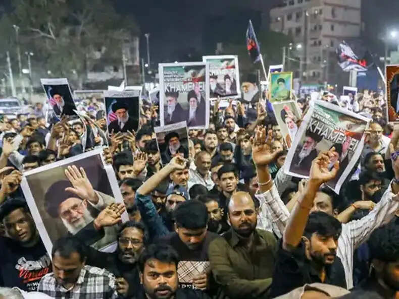 भारत ने बहरीन में वीजा सेवाएं बंद की, ओमान में भारतीय की मौत