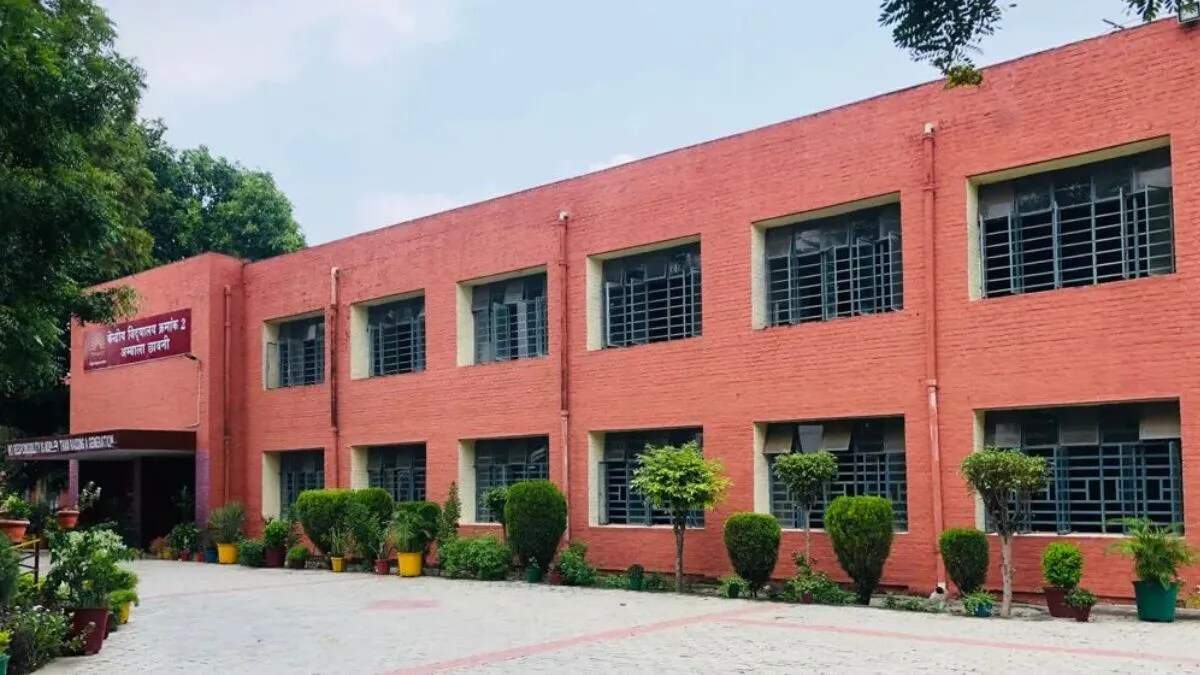 PM श्री राजकीय स्कूलों के छात्रों का इसरो अहमदाबाद दौरा