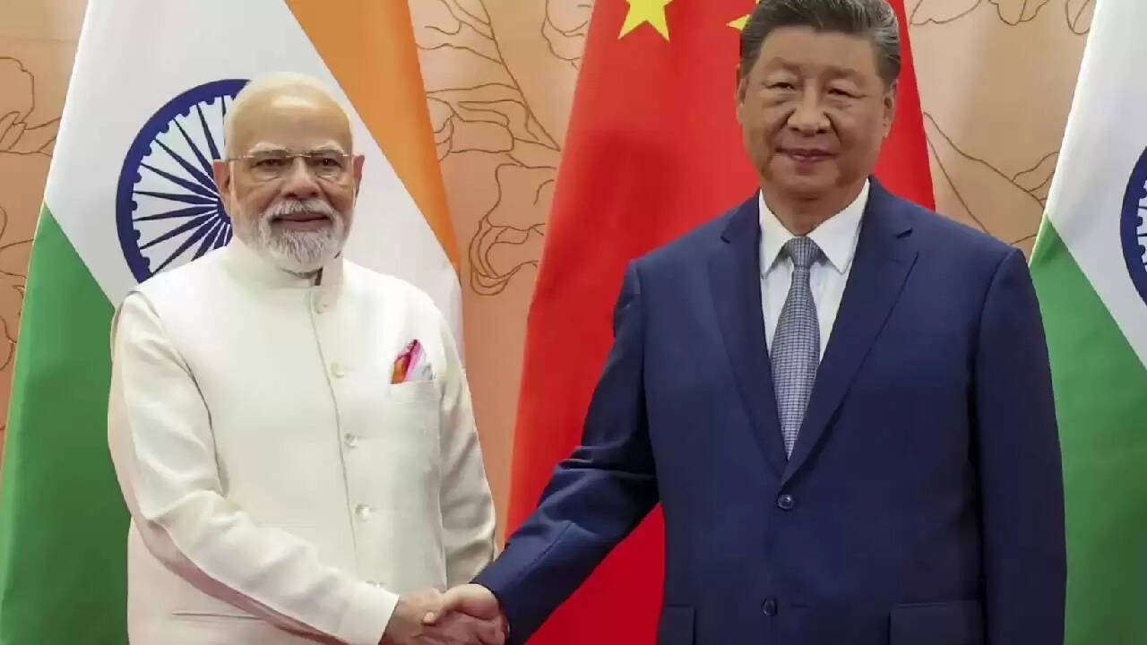 भारत और चीन के बीच टूरिस्ट वीजा फिर से शुरू, रिश्तों में सुधार के संकेत