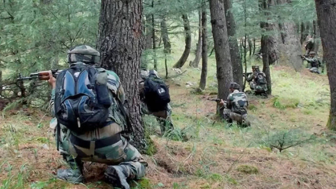 जम्मू-कश्मीर में आतंकियों के साथ मुठभेड़: सुरक्षा बलों ने शुरू किया बड़ा ऑपरेशन