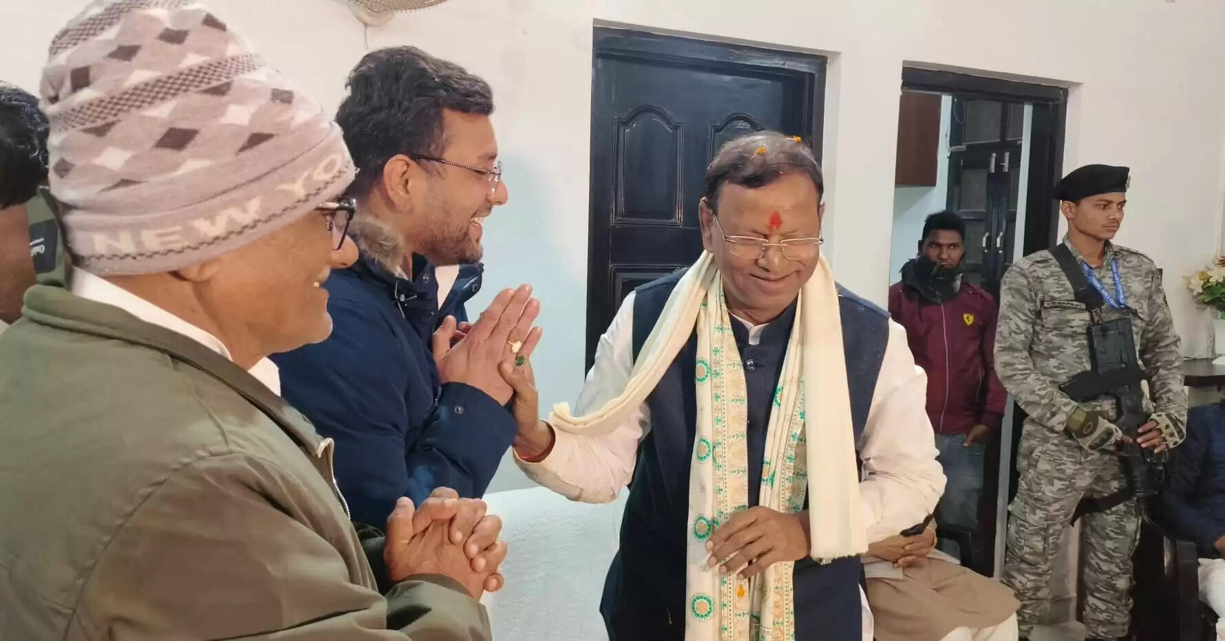 सोशल मीडिया पर वायरल तस्वीर ने नौतनवा की राजनीति में मचाई हलचल