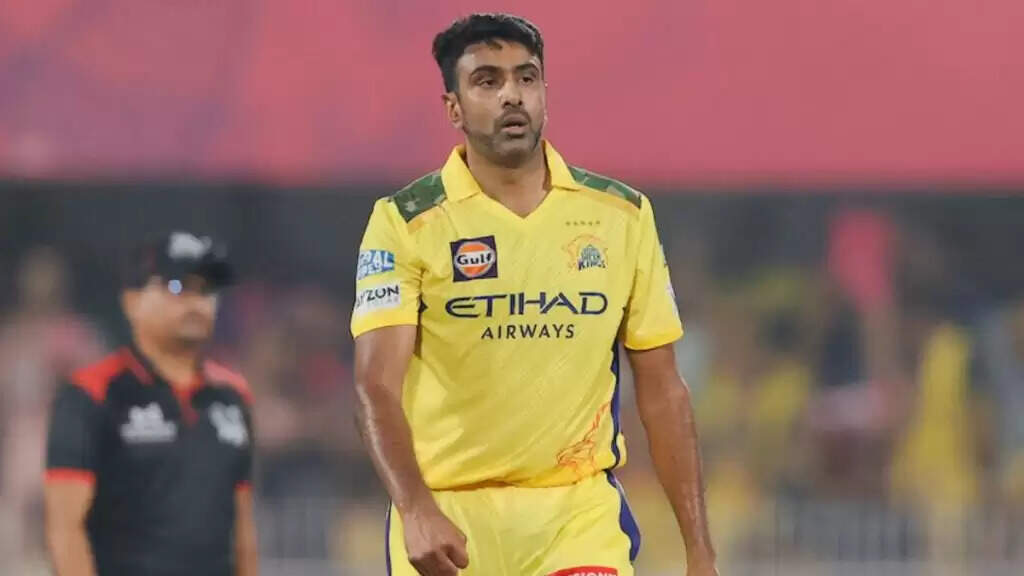 रविचंद्रन अश्विन का पाकिस्तानी खिलाड़ी से गले मिलना, BBL में नया मोड़