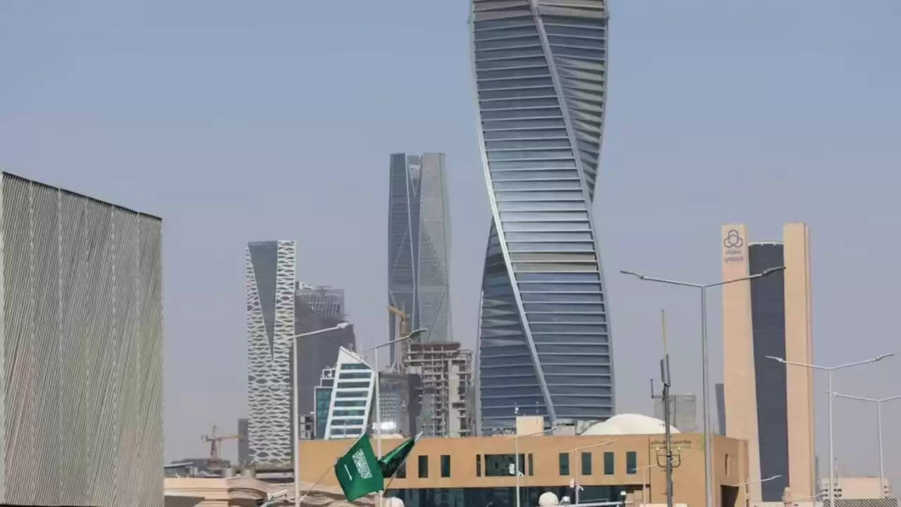 सऊदी अरब का बड़ा रोजगार अभियान: मस्जिदों में 31,000 नई नौकरियों की घोषणा