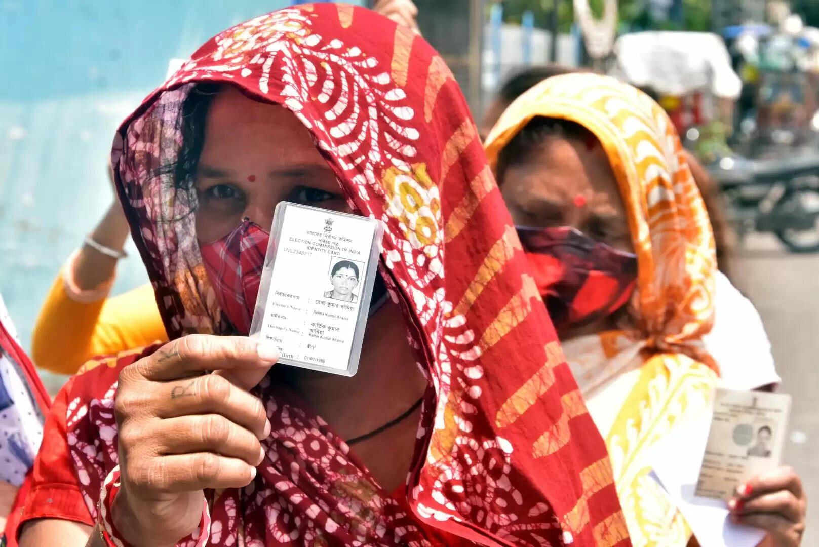 सुप्रीम कोर्ट का अहम फैसला: आधार को मतदाता सत्यापन में शामिल करने की अनुमति