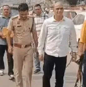 पूर्व सरपंच को सिर मुंडवाकर सड़कों पर घुमाने की घटना