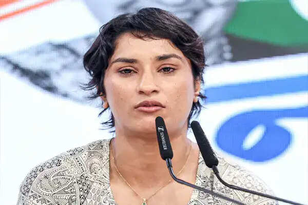 विनेश फोगाट की वापसी: कुश्ती टूर्नामेंट पर गंभीर चेतावनी