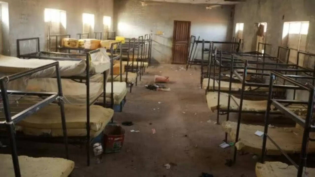 नाइजीरिया में बड़े पैमाने पर स्कूल अपहरण से हड़कंप