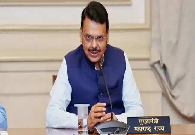 देवेंद्र फडणवीस ने राहुल गांधी पर साधा निशाना, कहा- नेपाल से प्यार करने वाले वहीं रहें