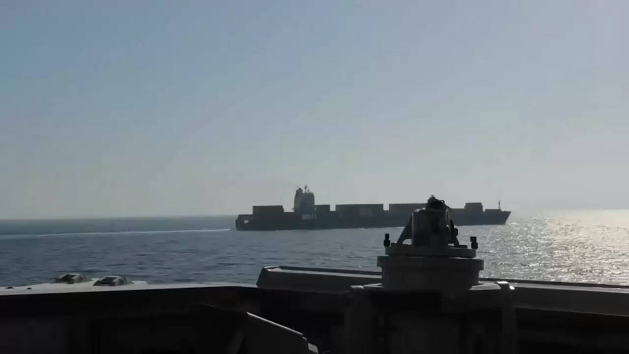 ईरान और अमेरिका के बीच तनाव: अमेरिकी नेवी ने ईरानी जहाज को किया कब्जे में