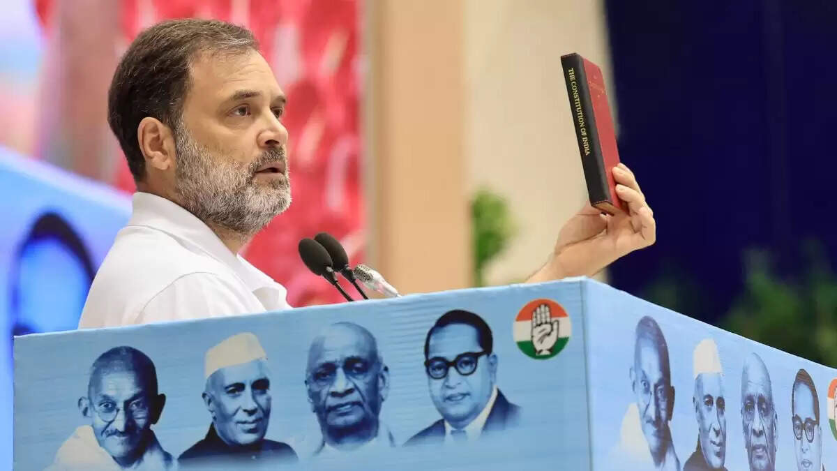 राहुल गांधी का चुनाव आयोग पर तीखा हमला: 'यह मर चुका है'