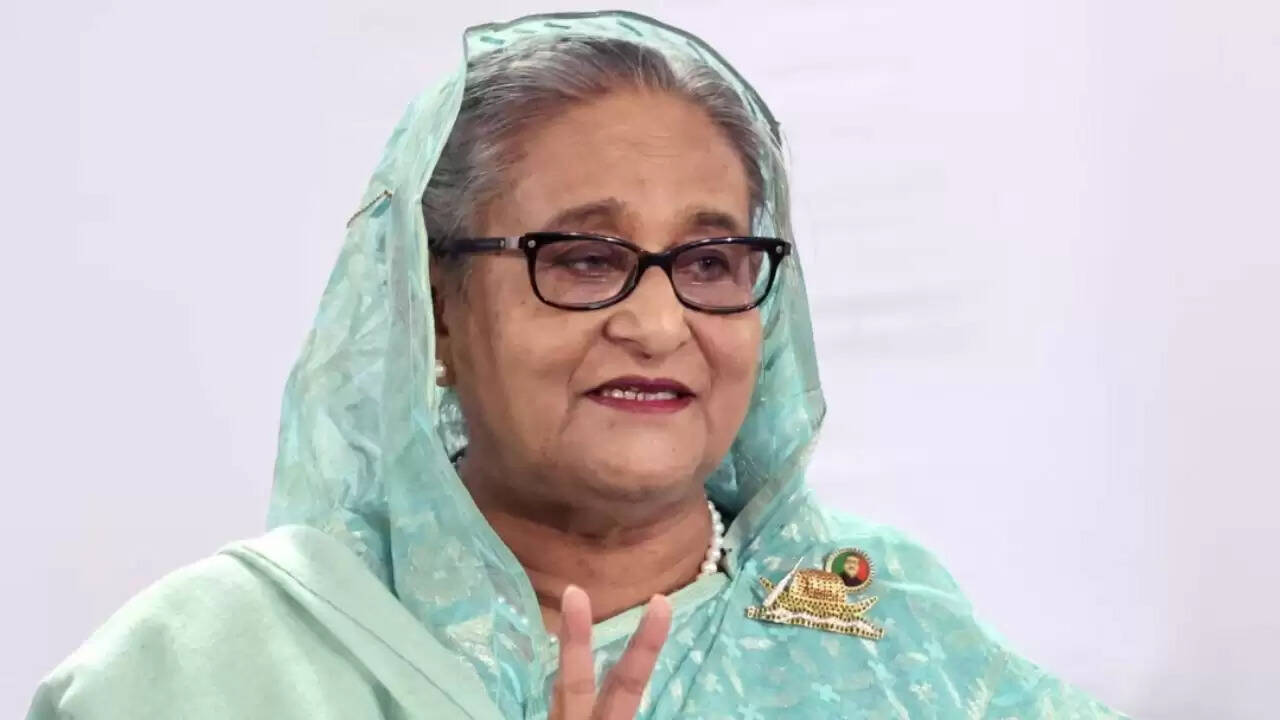 शेख हसीना की शादी की सालगिरह पर सुनाई गई मौत की सजा: सोशल मीडिया पर बहस