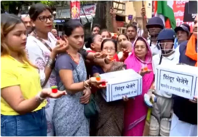 भारत-पाकिस्तान मैच के खिलाफ शिवसेना का विरोध प्रदर्शन