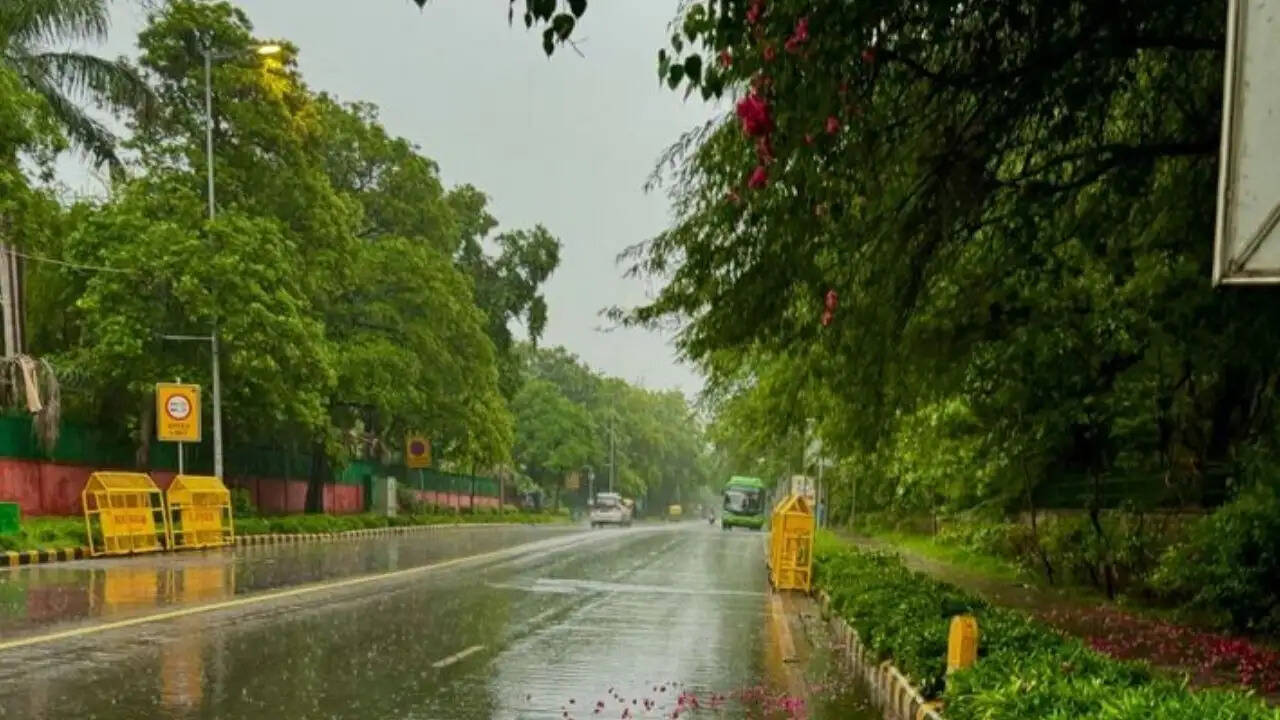 भारत में मौसम में बदलाव: बारिश और बर्फबारी की संभावना