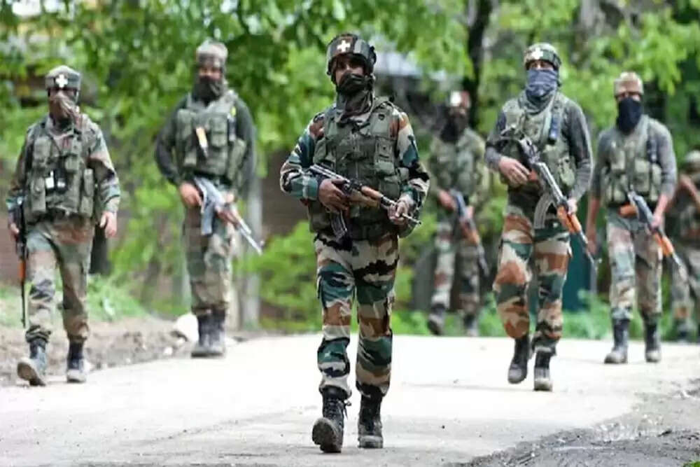 जम्मू कश्मीर में मुठभेड़ में दो जवान शहीद, ऑपरेशन जारी