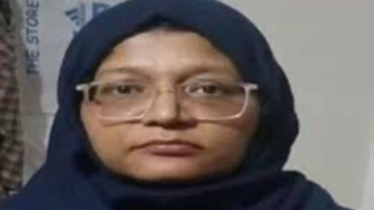 दिल्ली में आतंकवाद का नया चेहरा: महिला डॉक्टर की गिरफ्तारी और विस्फोटक की बरामदगी