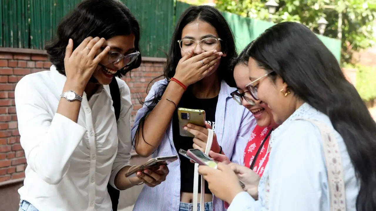 CBSE ने कक्षा 12 के छात्रों के लिए पुनर्मूल्यांकन की समय सीमा बढ़ाई
