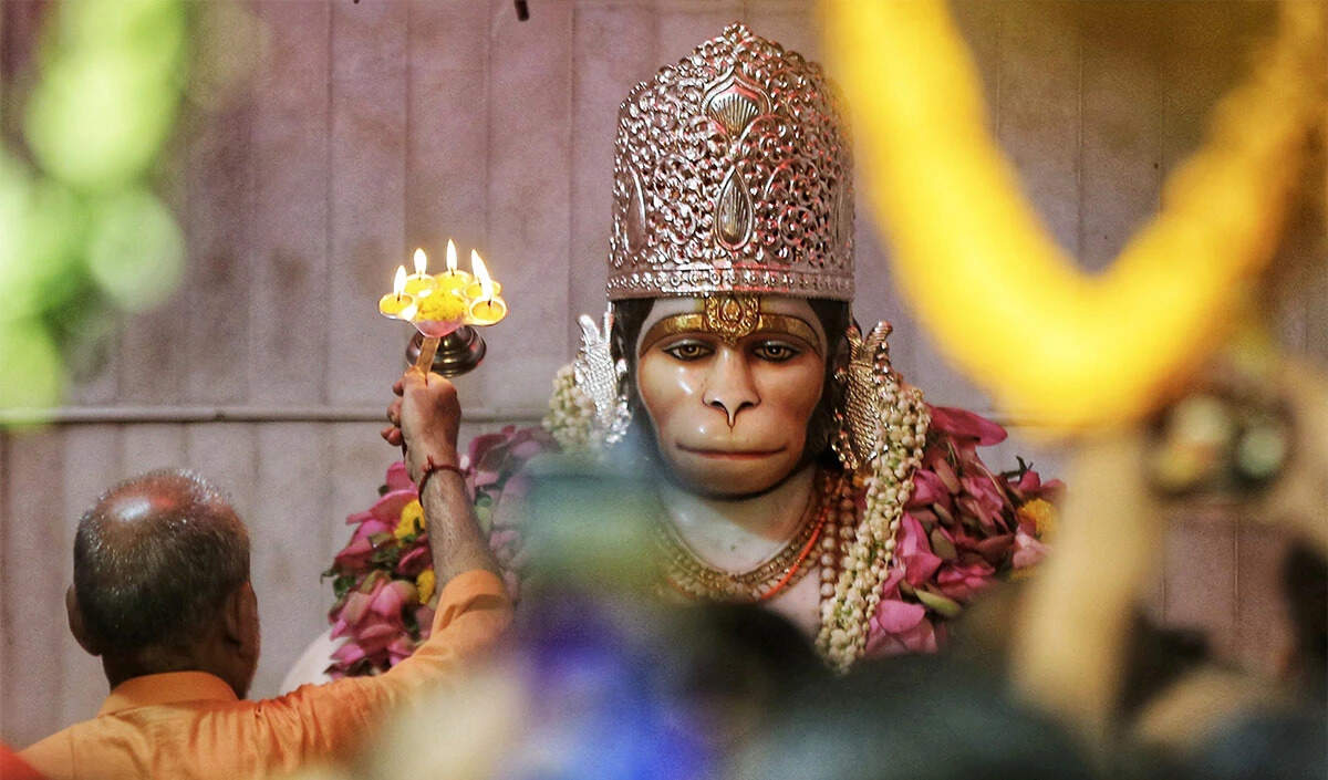हनुमान जन्मोत्सव: बजरंग बली की महिमा और पूजा विधि