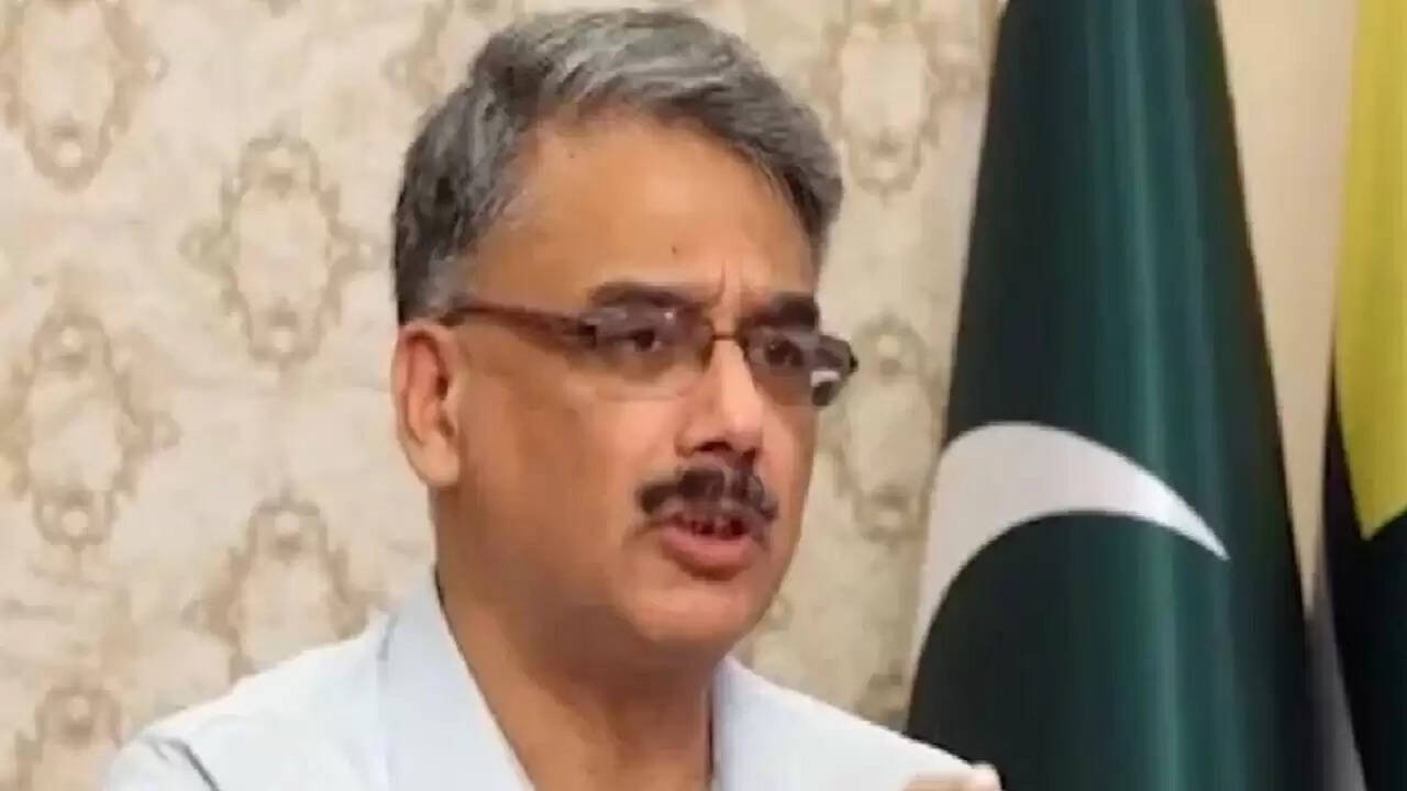 क्या पाकिस्तान के पूर्व पीएम ने आतंकवाद के सच को उजागर किया? जानें अनवारुल हक के बयान की पूरी कहानी