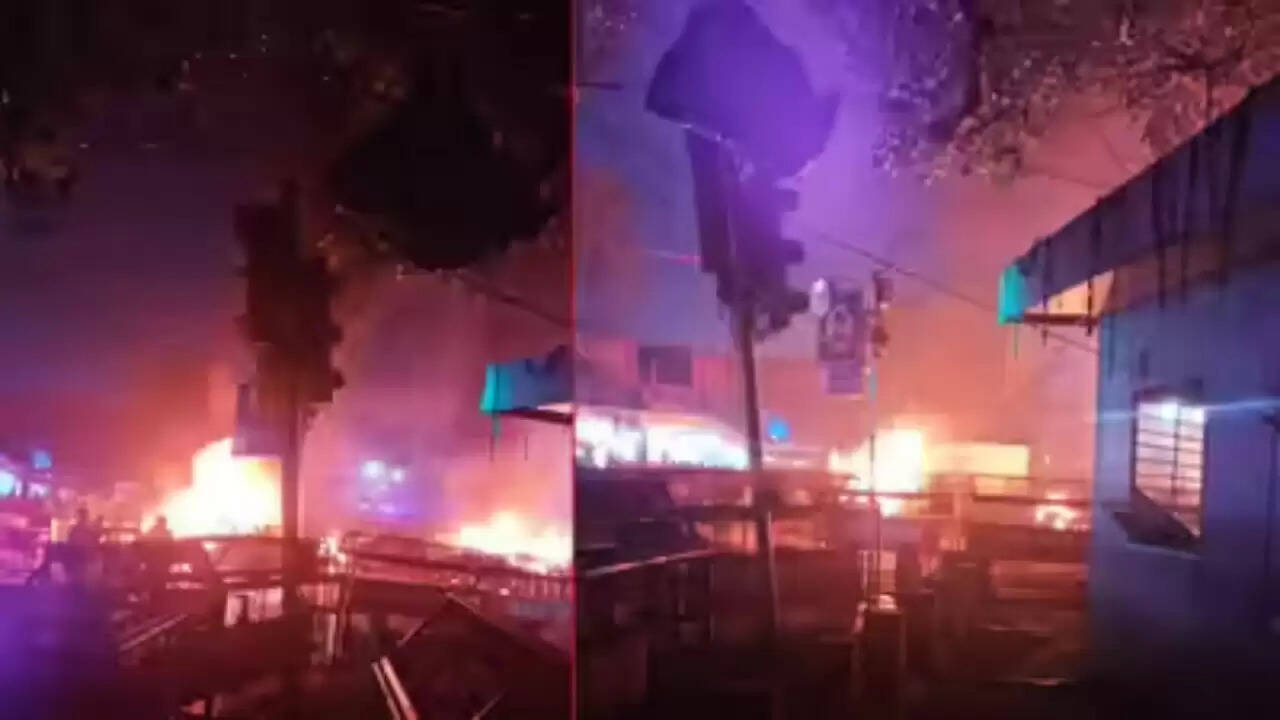 दिल्ली में लाल किले के पास कार में धमाका: 8 की मौत, सुरक्षा अलर्ट जारी