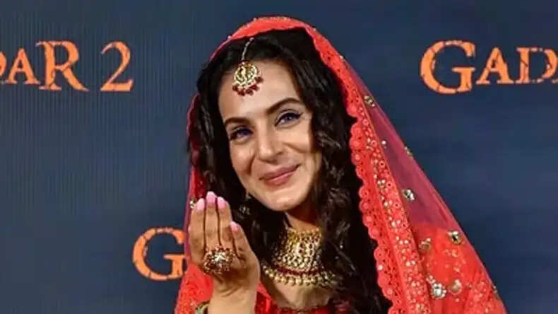 अमीषा पटेल का जन्मदिन: जानें क्यों हैं वह अब तक सिंगल
